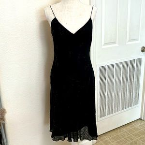 Vintage Jones New York dress women’s size 12 100% silk with beaded detail luxury